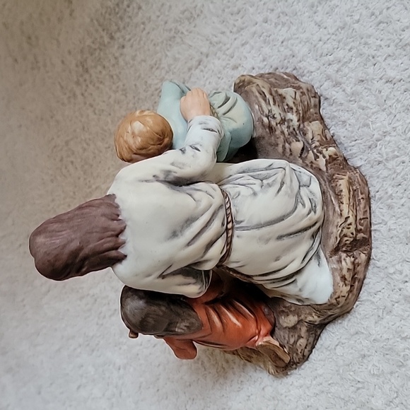 Homecoming Masterpiece Porcelain The Fisherman Religious Statue 1983 - Picture 4 of 4